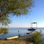Ferienhaus Mit Kamin Am Achterwasser In Luetow Hébergement de vacances Lutow